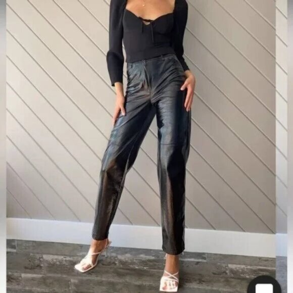 Aritzia Wilfred Funk Glossy Vegan Leather High Rise Black Pant Size 2 - Picture 1 of 7